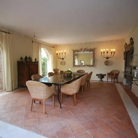Sleeps 6 Pool Air Con Wifi Willa *