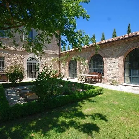 Sleeps 6 Pool Air Con Wifi Willa